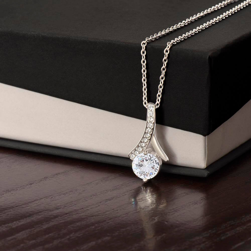 Alluring Beauty Necklace For Women Girls